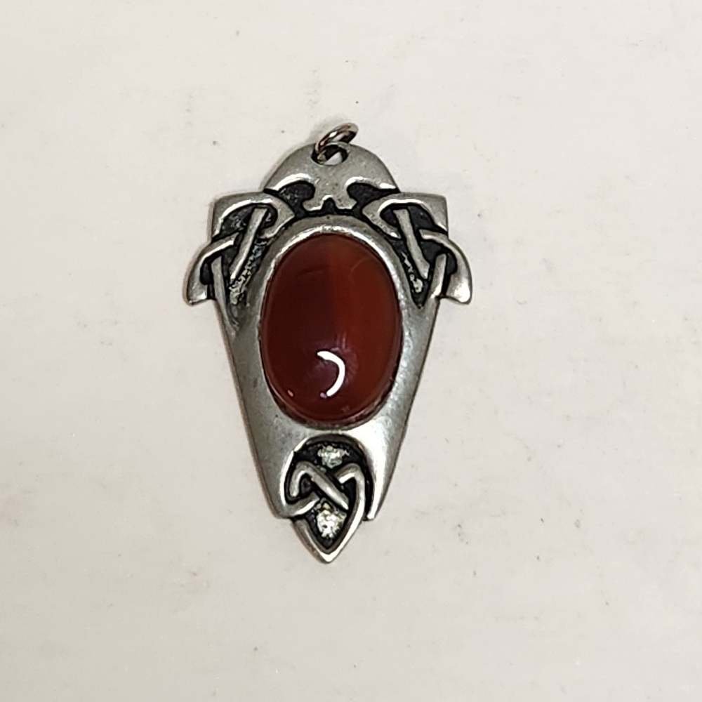 st justin celtic silvertone red cabachone pendant jewelry no chain